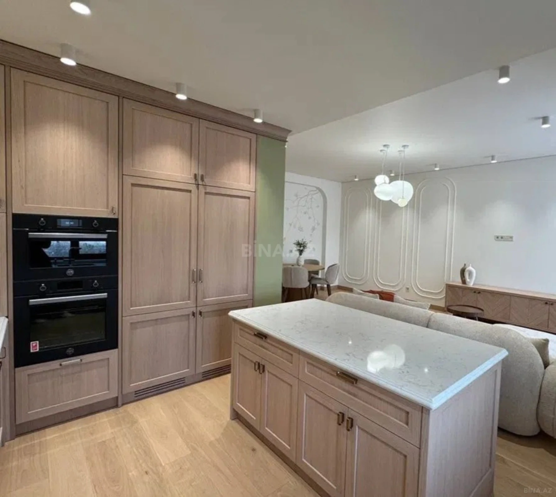 Kirayə verilir 2 otaqlı mənzil 75 m²