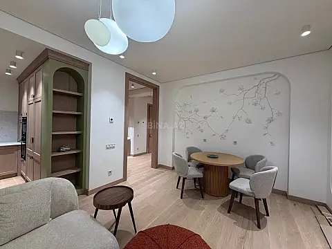 Kirayə verilir 2 otaqlı mənzil 75 m²