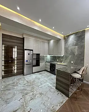 Kirayə verilir 2 otaqlı mənzil 70 m²