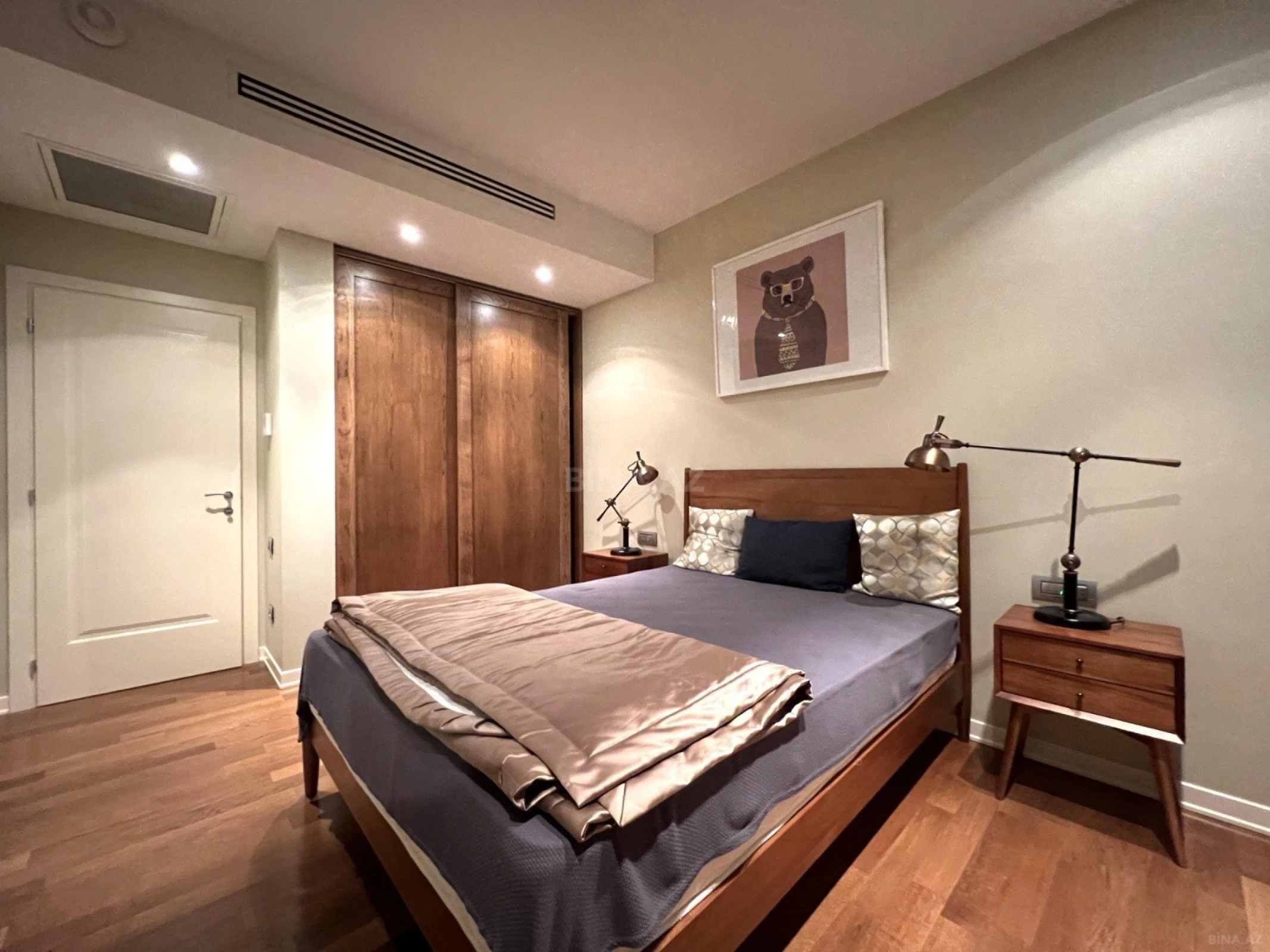 Kirayə verilir 3 otaqlı mənzil 130 m²