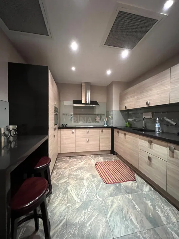 Kirayə verilir 3 otaqlı mənzil 130 m²