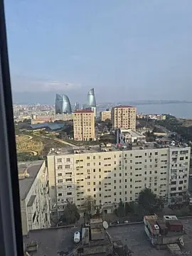 Satılır 3 otaqlı mənzil 137 m²