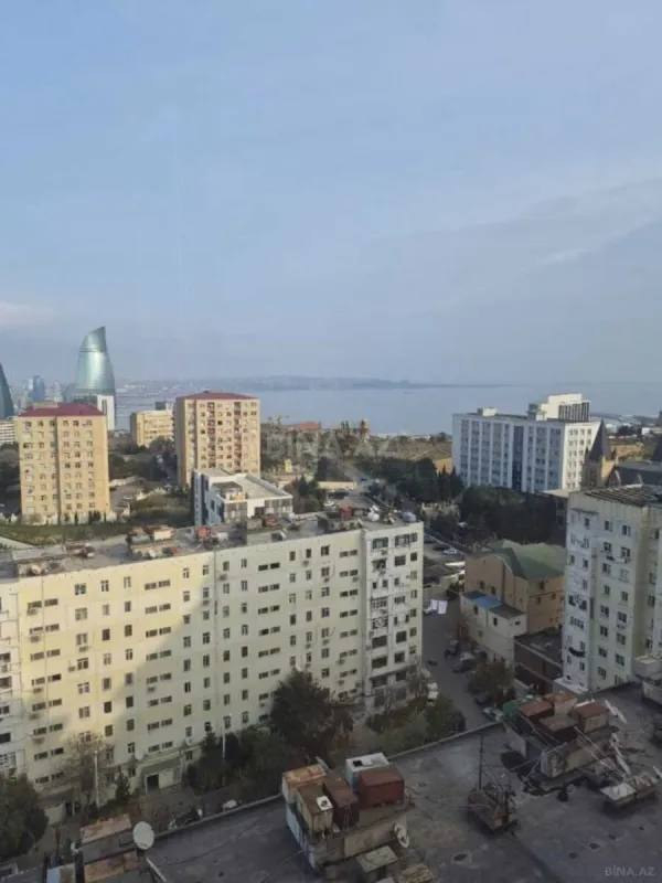 Satılır 3 otaqlı mənzil 137 m²