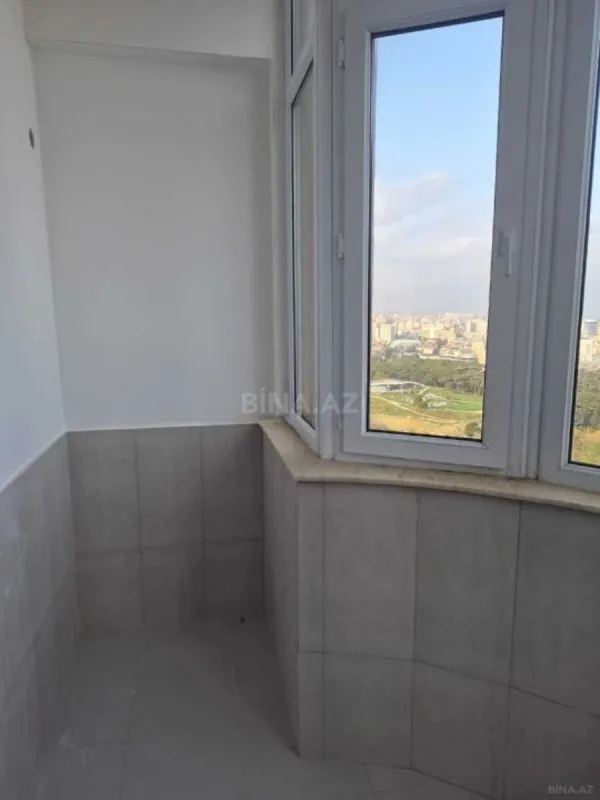 Satılır 3 otaqlı mənzil 137 m²