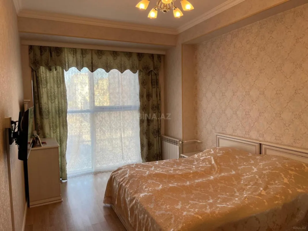 Satılır 3 otaqlı mənzil 110 m²