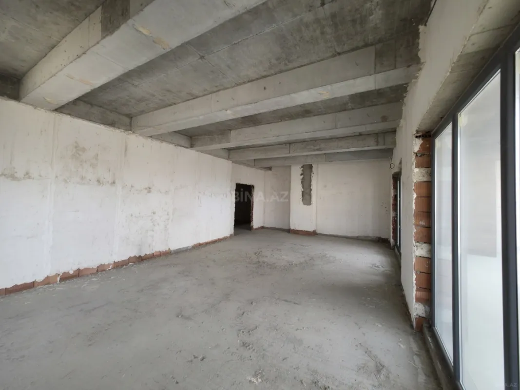 Satılır 5 otaqlı mənzil 325 m²