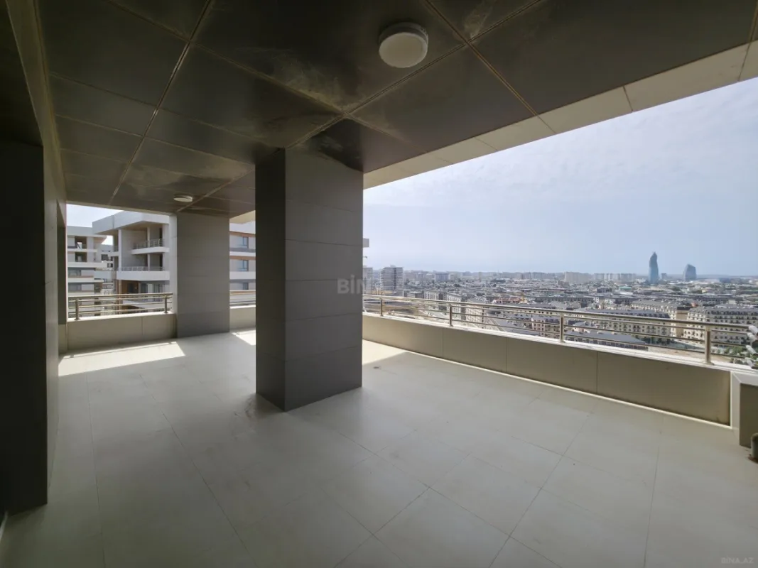 Satılır 5 otaqlı mənzil 325 m²