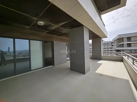 Satılır 5 otaqlı mənzil 325 m²