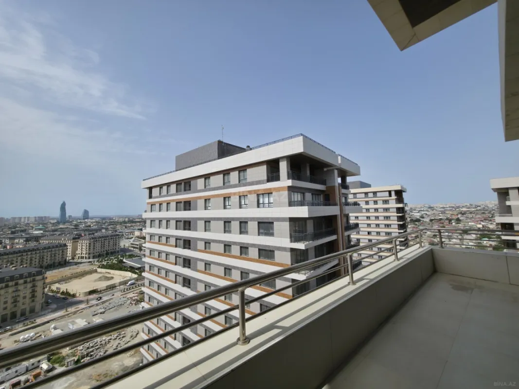 Satılır 5 otaqlı mənzil 325 m²
