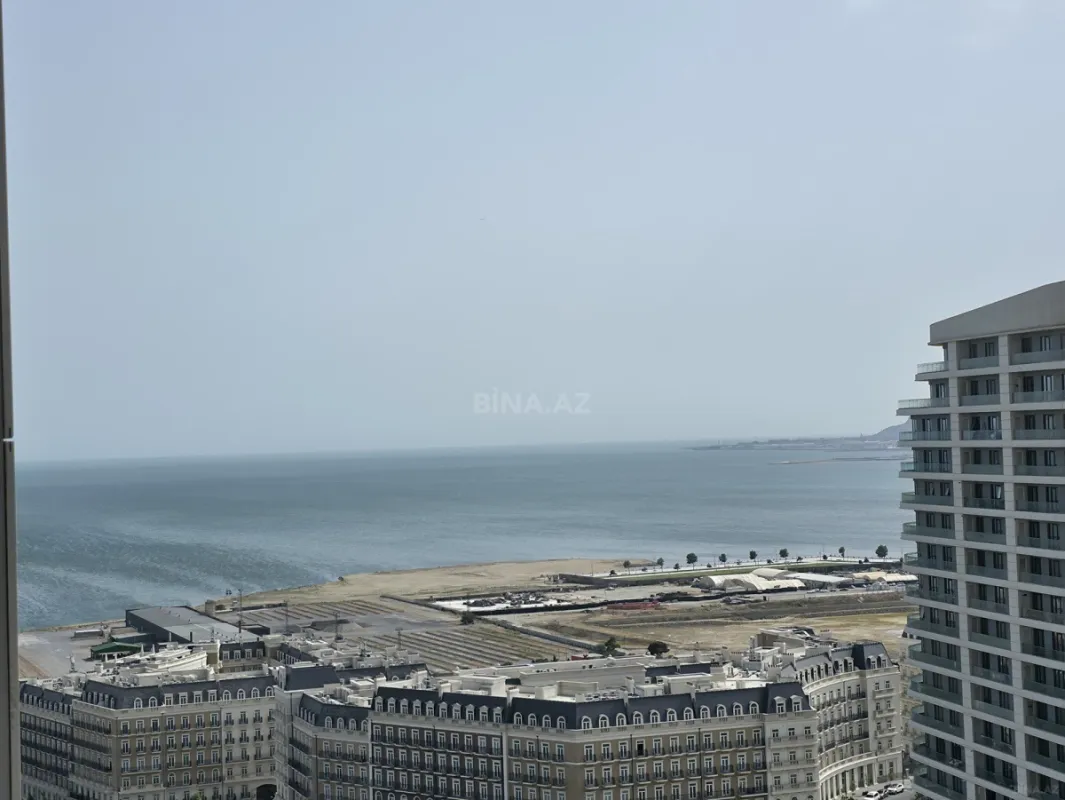 Satılır 5 otaqlı mənzil 325 m²