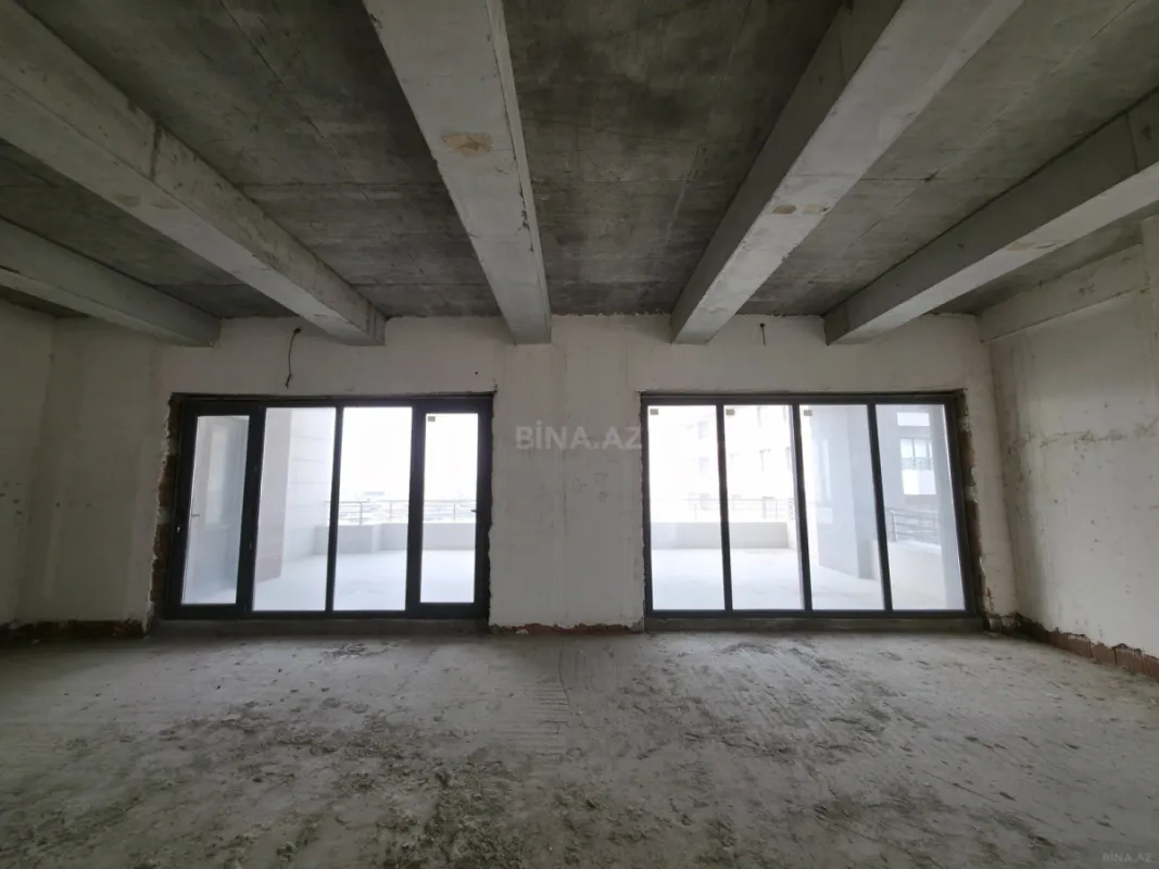 Satılır 5 otaqlı mənzil 325 m²