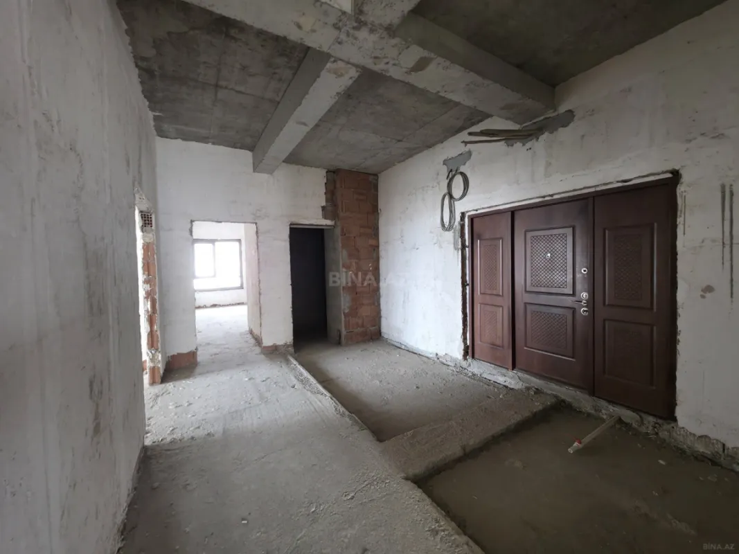 Satılır 5 otaqlı mənzil 325 m²