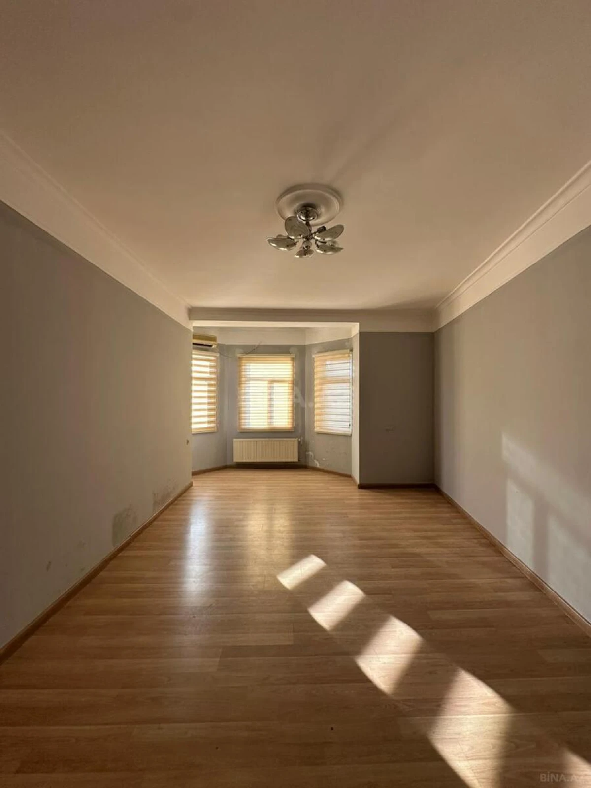 Kirayə verilir 4 otaqlı ofis 160 m²