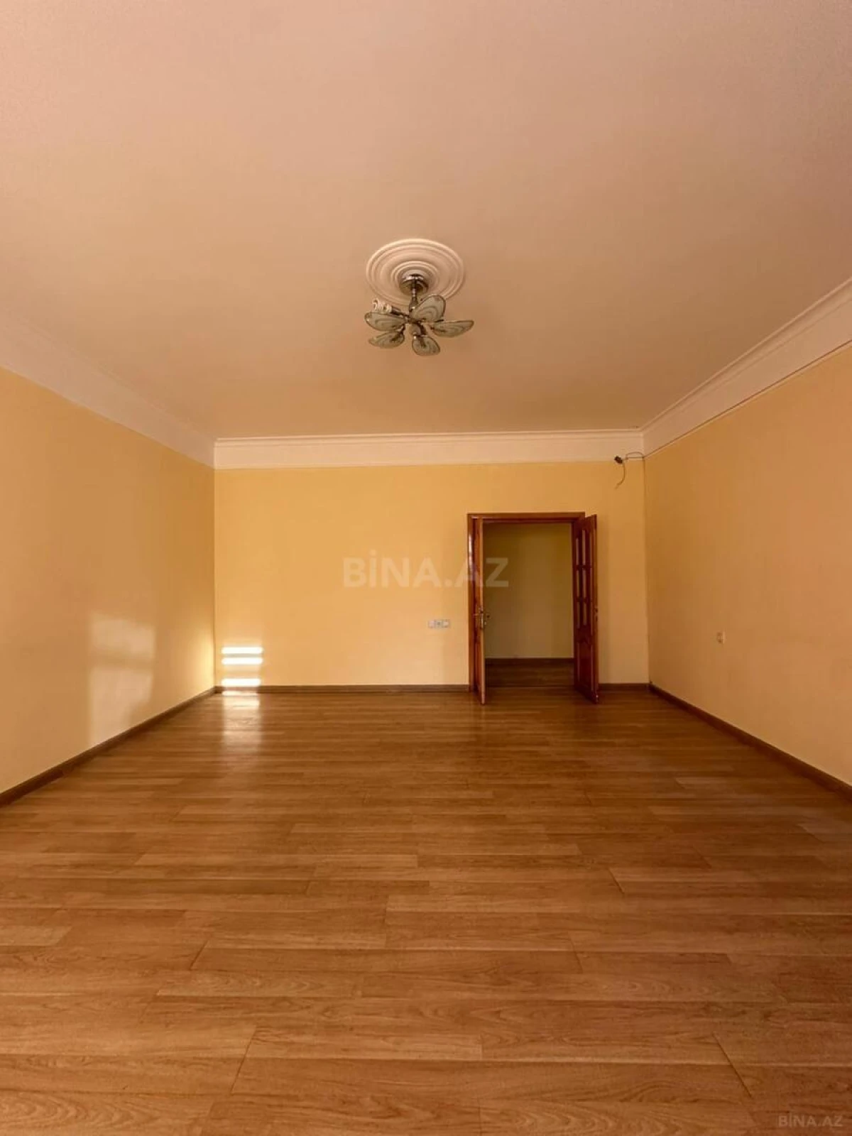 Kirayə verilir 4 otaqlı ofis 160 m²