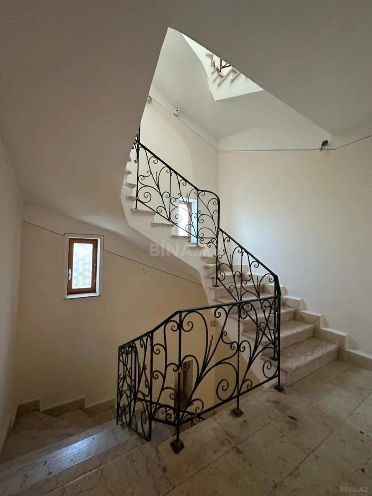 Kirayə verilir 4 otaqlı ofis 160 m²