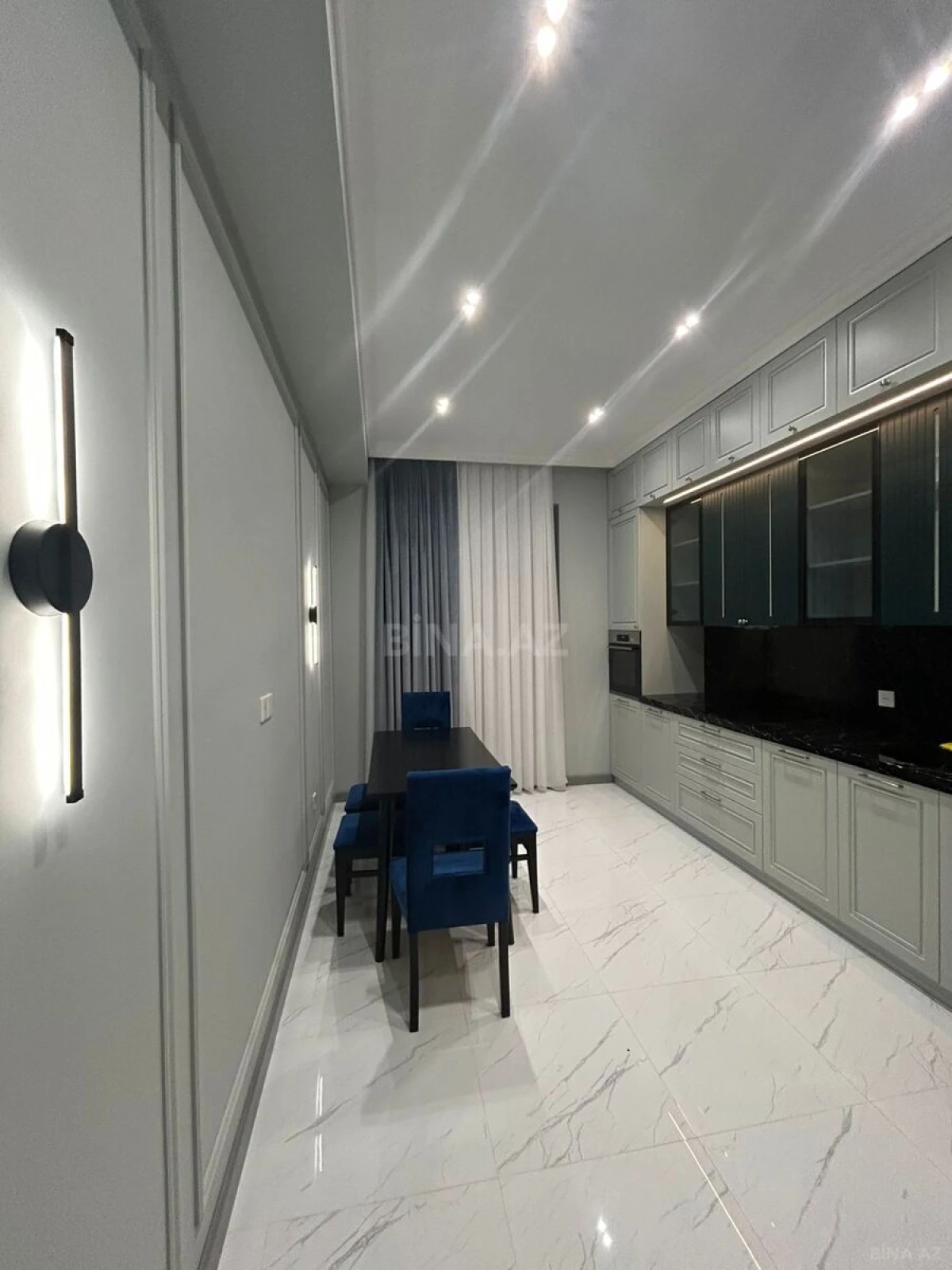 Kirayə verilir 3 otaqlı mənzil 160 m²