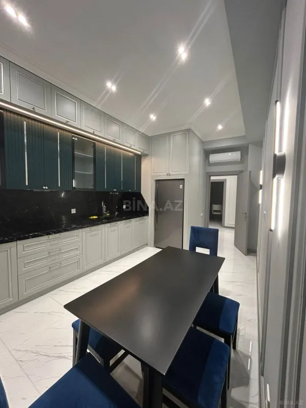 Kirayə verilir 3 otaqlı mənzil 160 m²