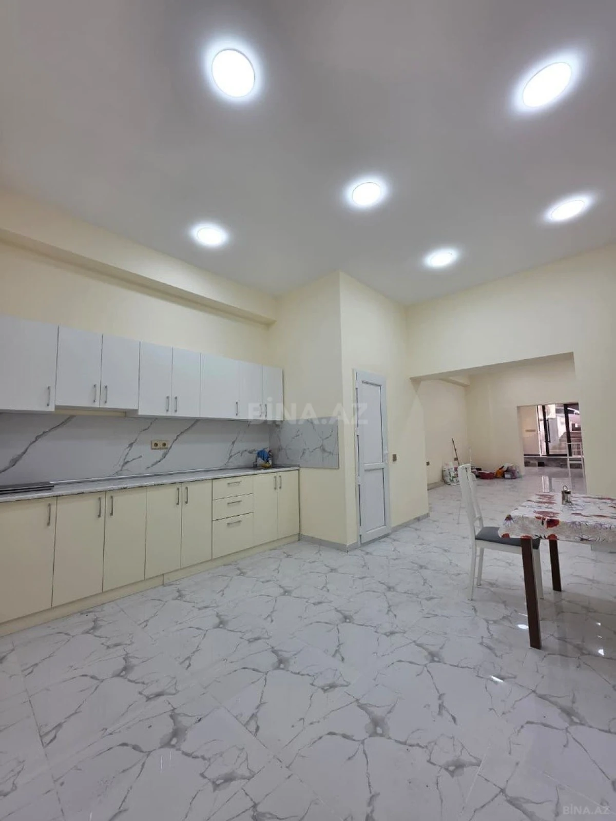 Satılır obyekt 70 m²