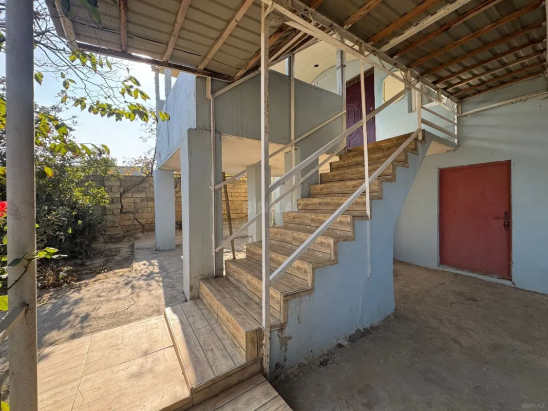 Satılır 8 otaqlı həyət evi 400 m²