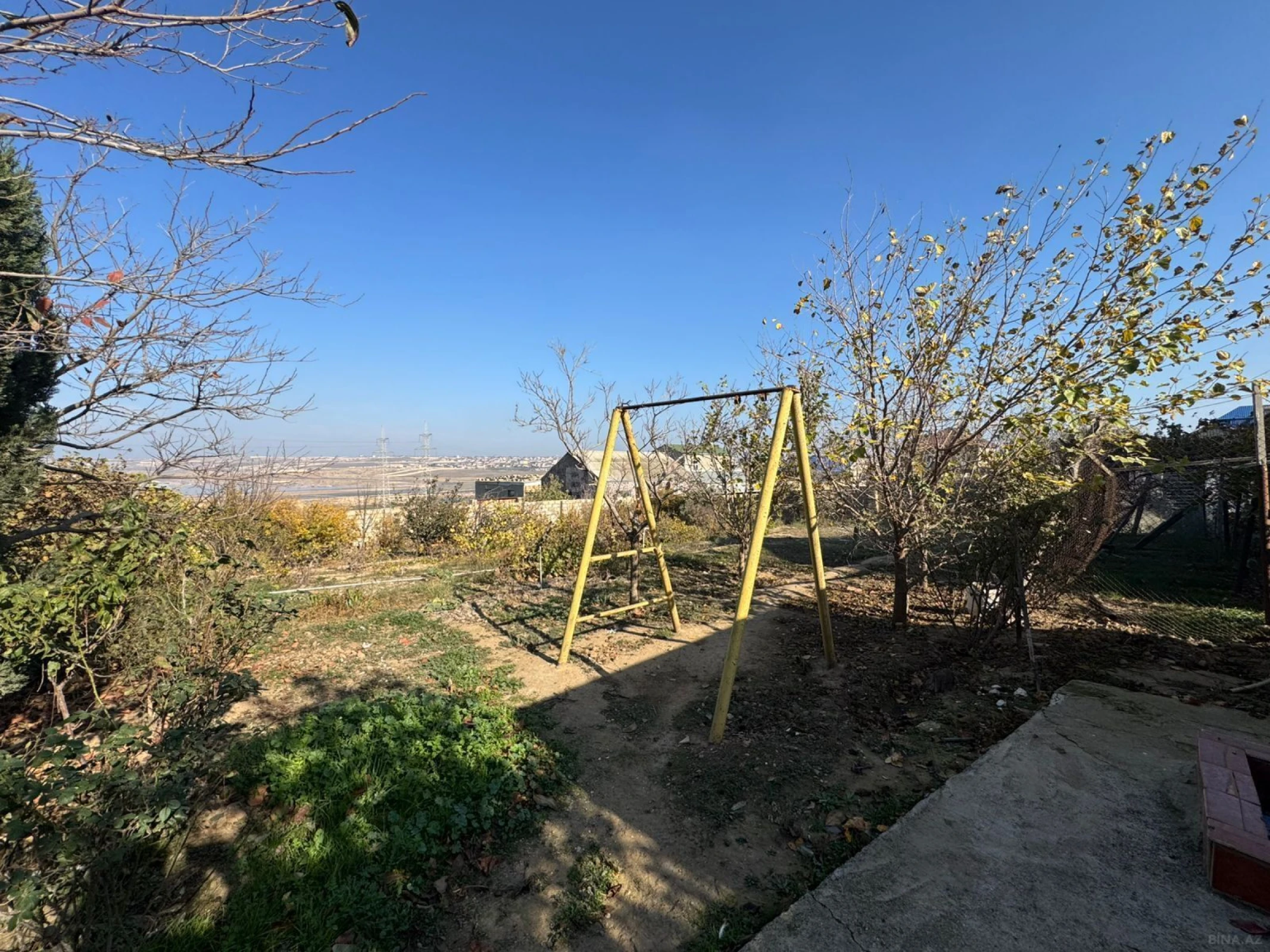 Satılır 8 otaqlı həyət evi 400 m²