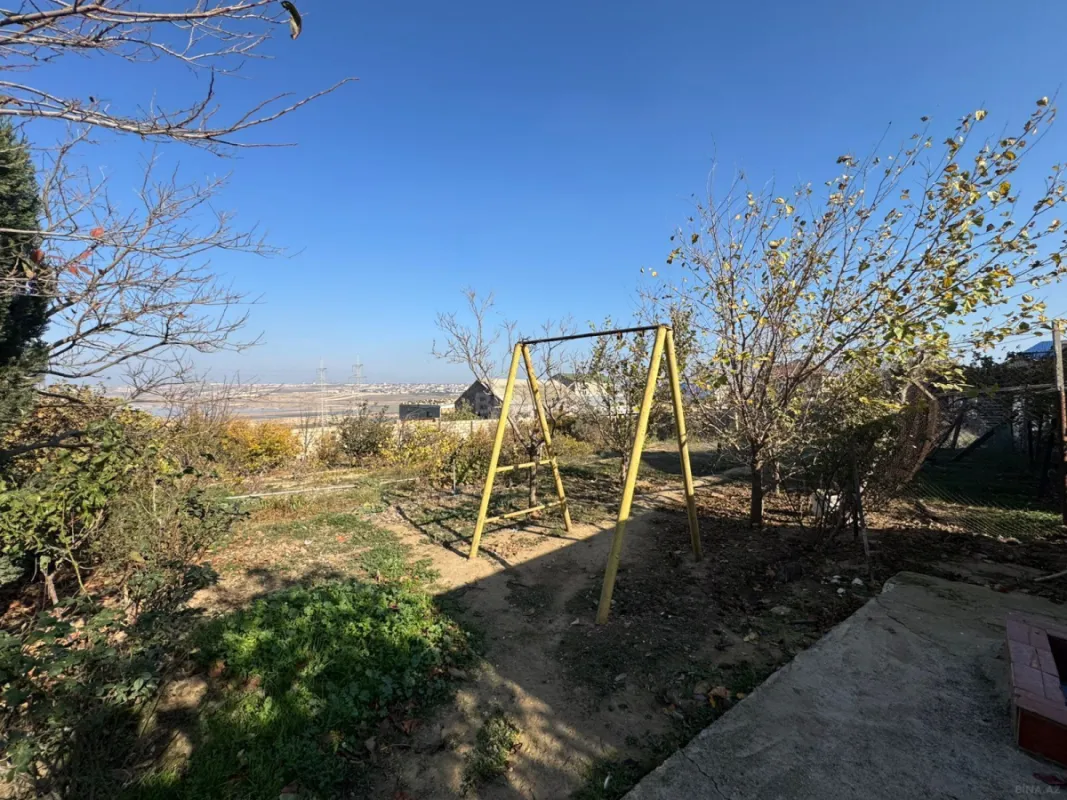 Satılır 8 otaqlı həyət evi 400 m²