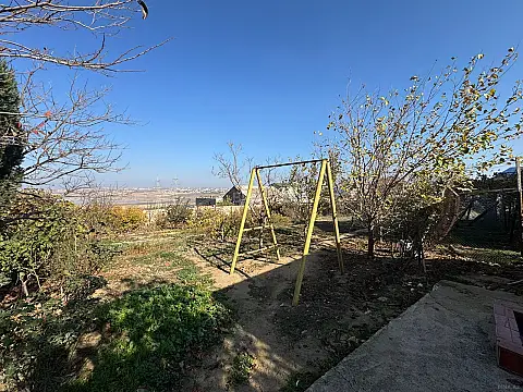 Satılır 8 otaqlı həyət evi 400 m²