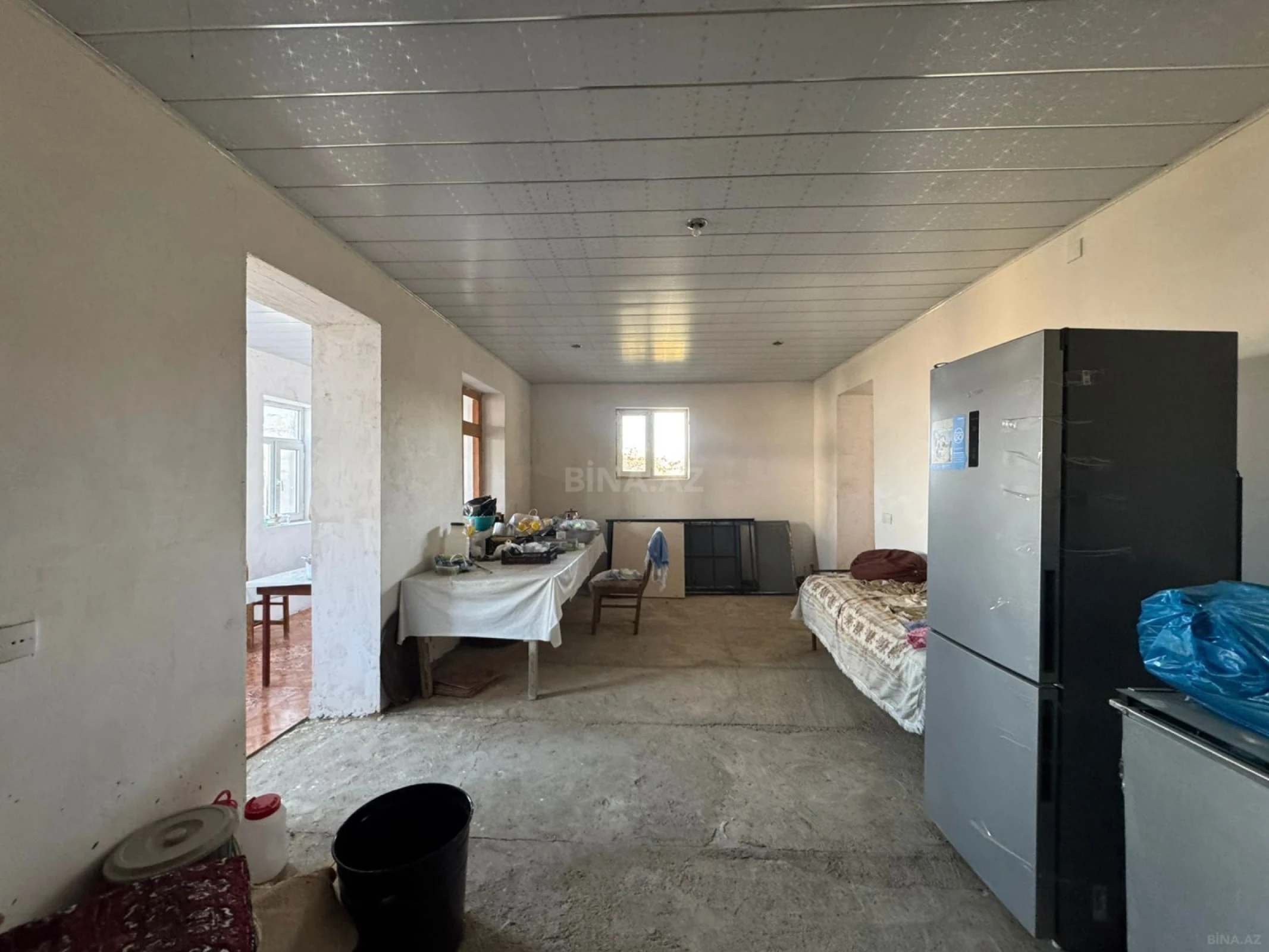 Satılır 8 otaqlı həyət evi 400 m²