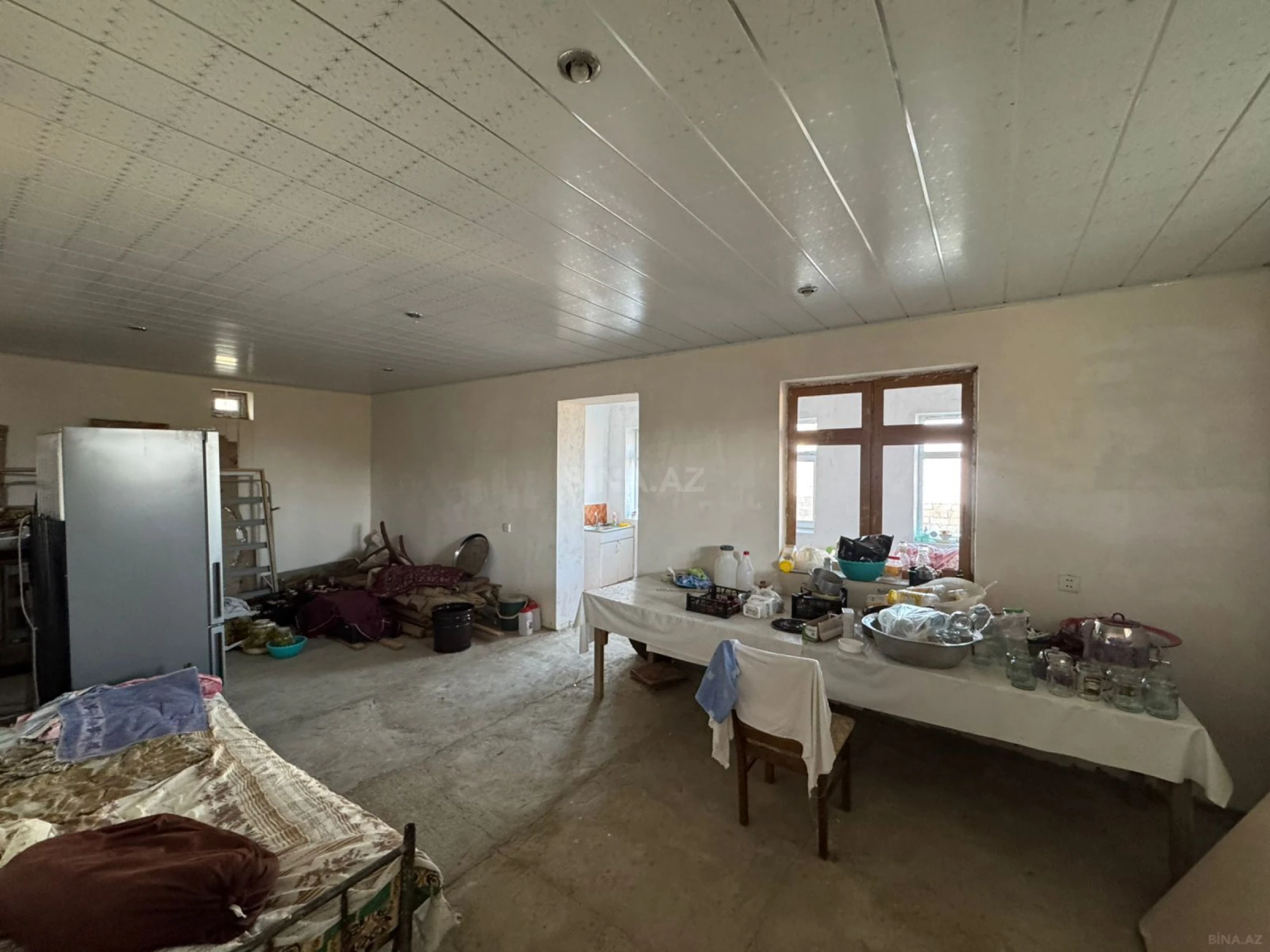 Satılır 8 otaqlı həyət evi 400 m²