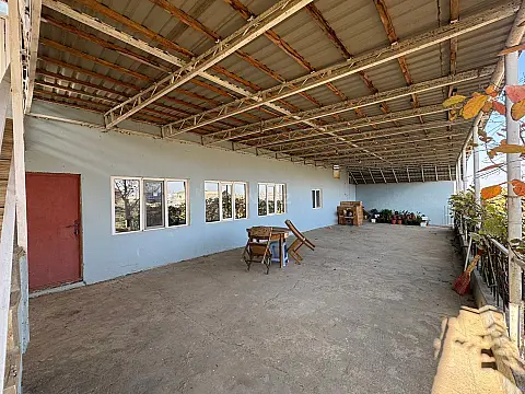 Satılır 8 otaqlı həyət evi 400 m²