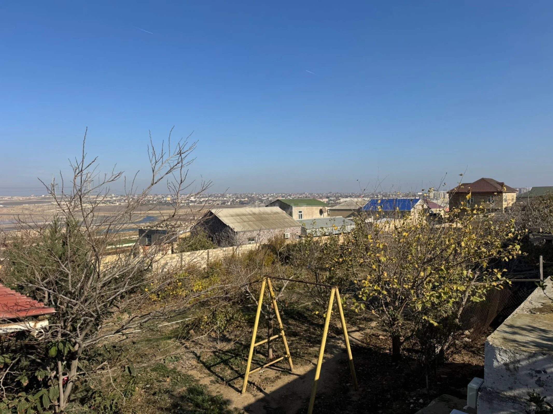 Satılır 8 otaqlı həyət evi 400 m²