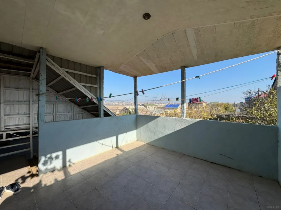 Satılır 8 otaqlı həyət evi 400 m²