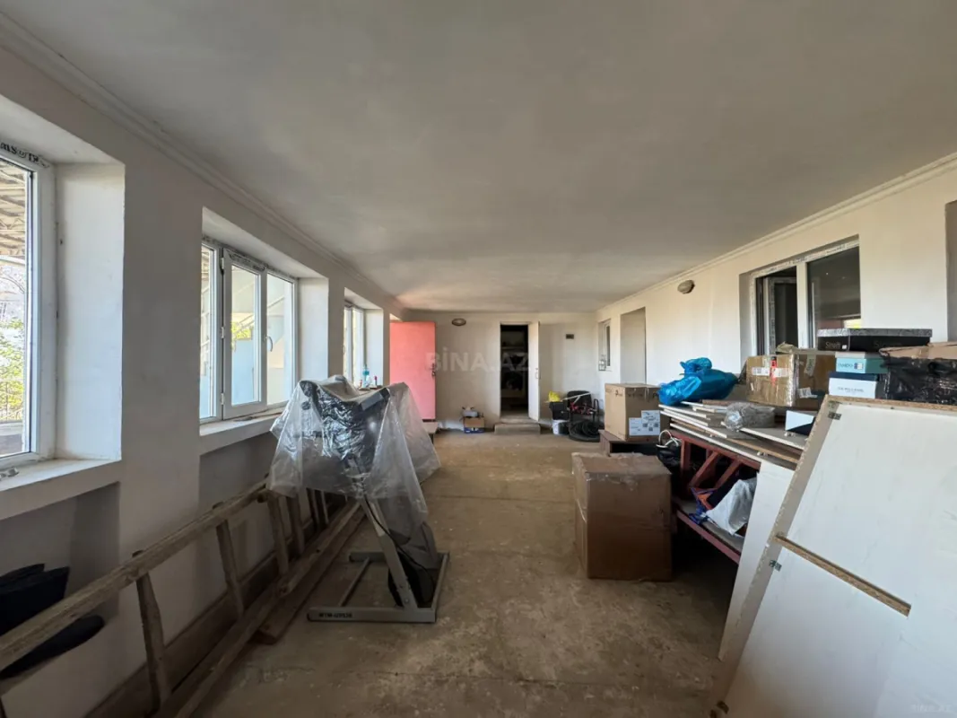 Satılır 8 otaqlı həyət evi 400 m²