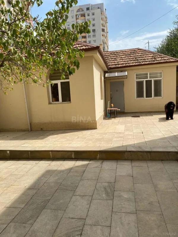 Satılır 10 otaqlı həyət evi 310 m²
