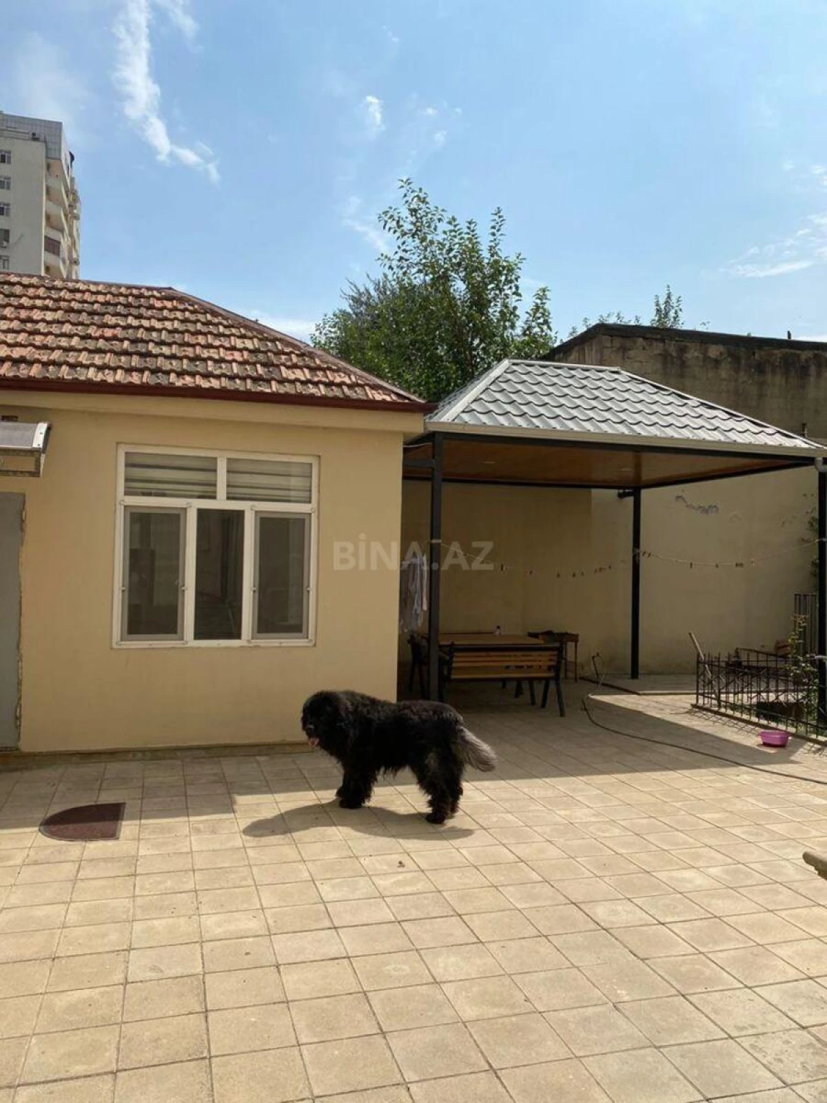 Satılır 10 otaqlı həyət evi 310 m²