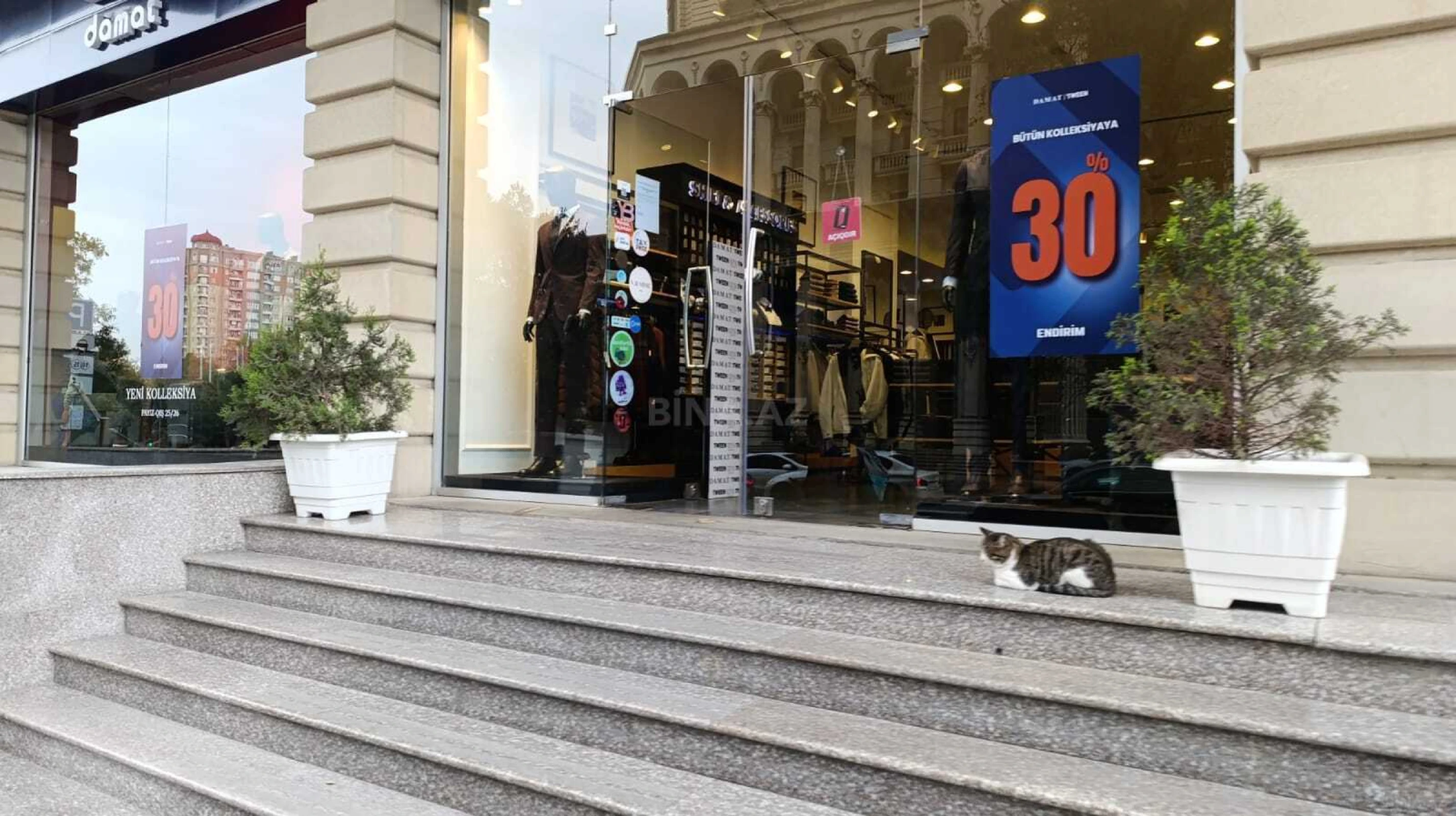 Satılır obyekt 211.5 m²