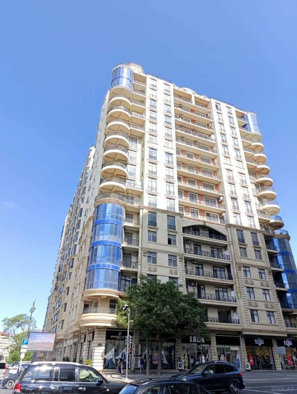 Satılır obyekt 211.5 m²