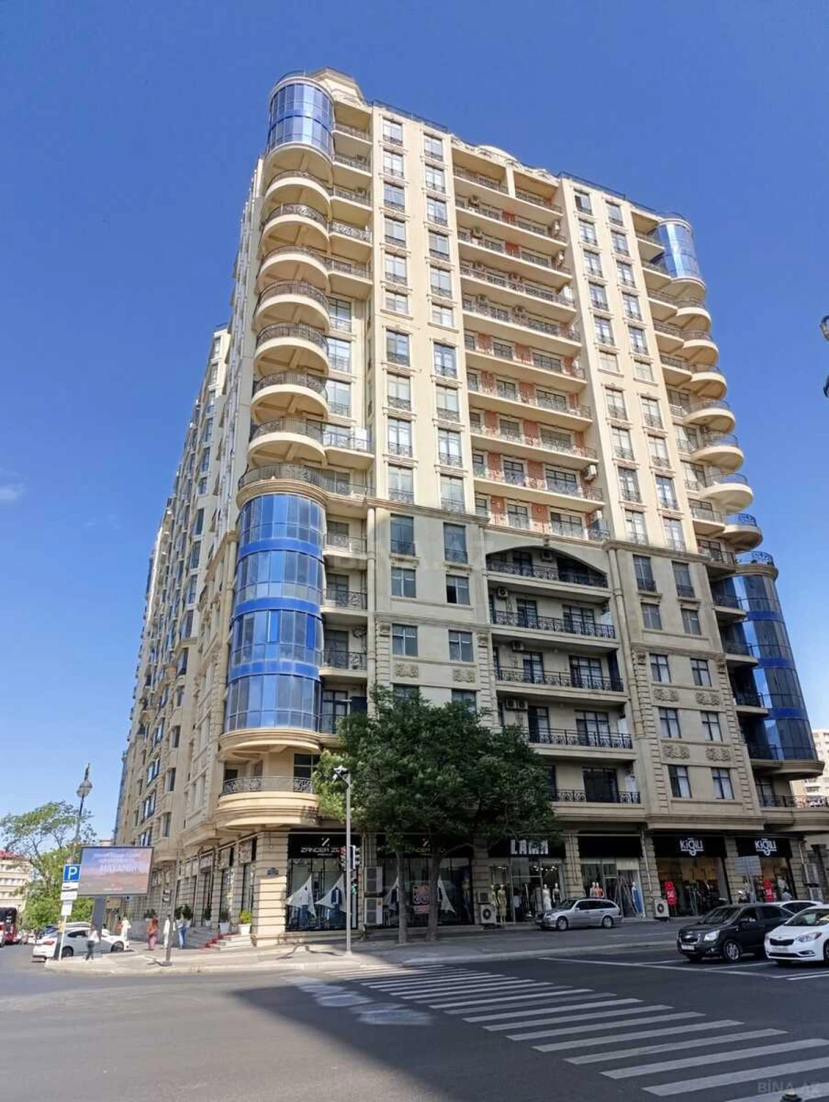 Satılır obyekt 211.5 m²