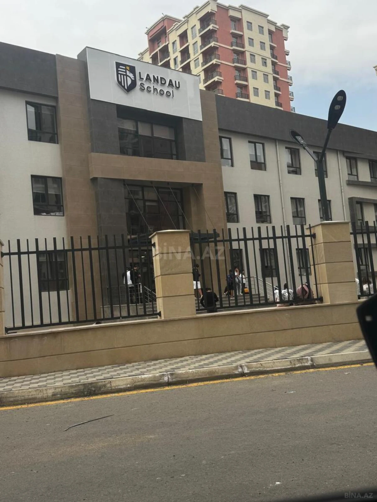 Satılır 2 otaqlı mənzil 65 m²