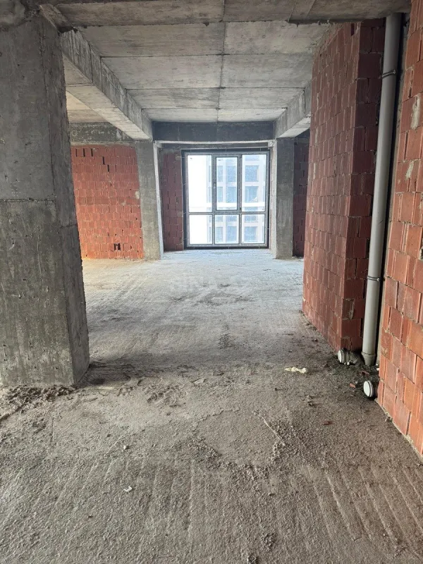 Satılır 4 otaqlı mənzil 172.8 m²
