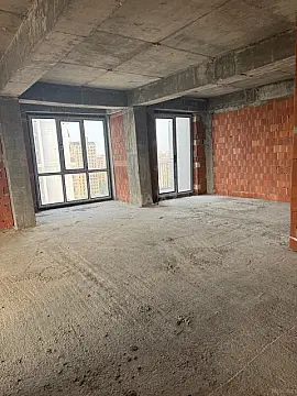 Satılır 4 otaqlı mənzil 172.8 m²