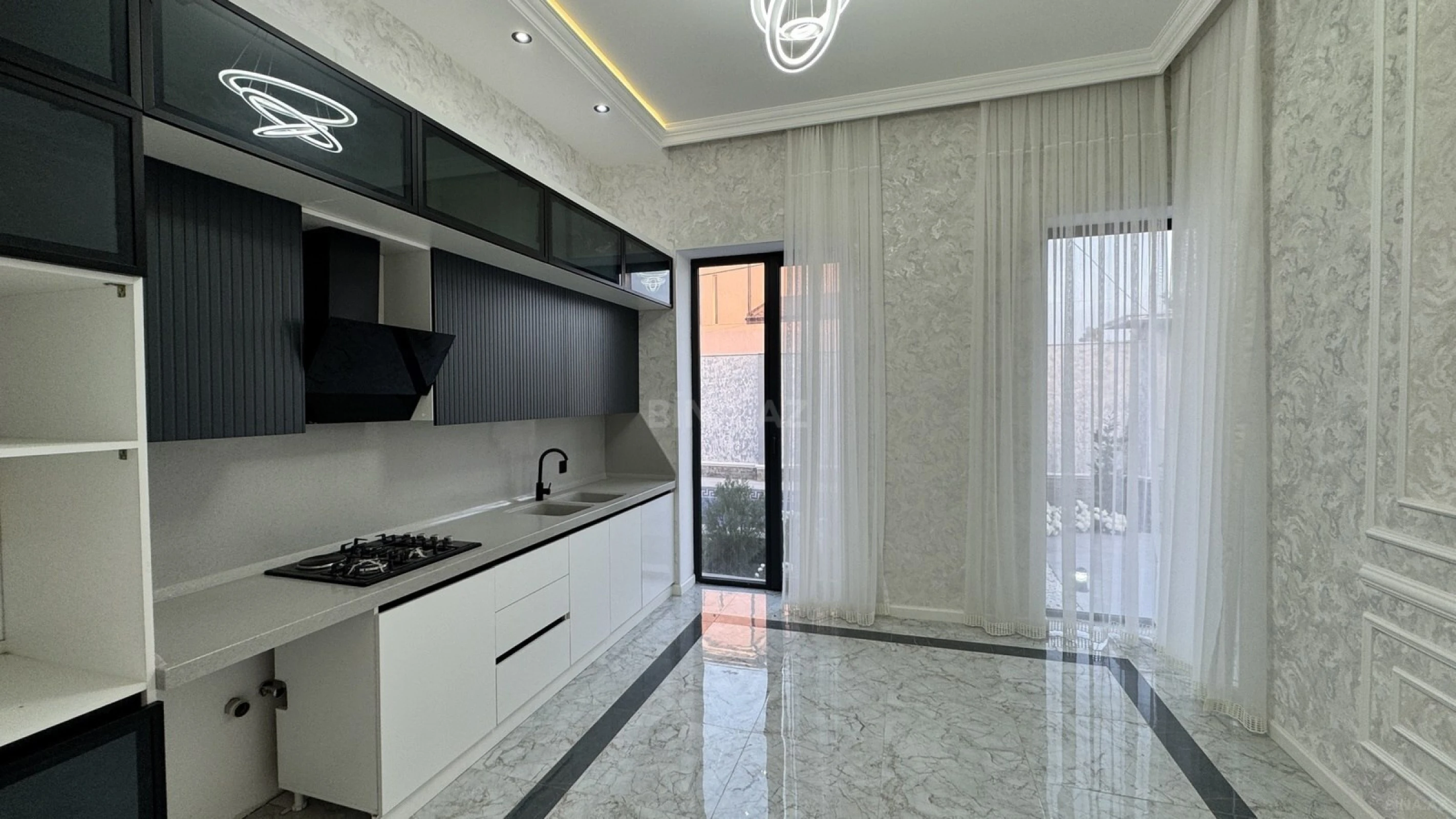 Satılır 4 otaqlı həyət evi 150 m²