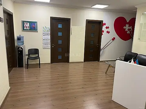 Satılır 4 otaqlı ofis 170 m²