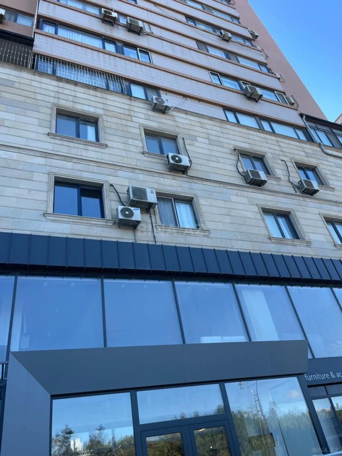 Satılır 4 otaqlı ofis 170 m²