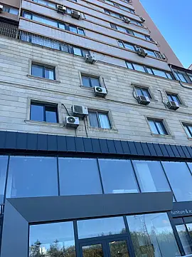 Satılır 4 otaqlı ofis 170 m²
