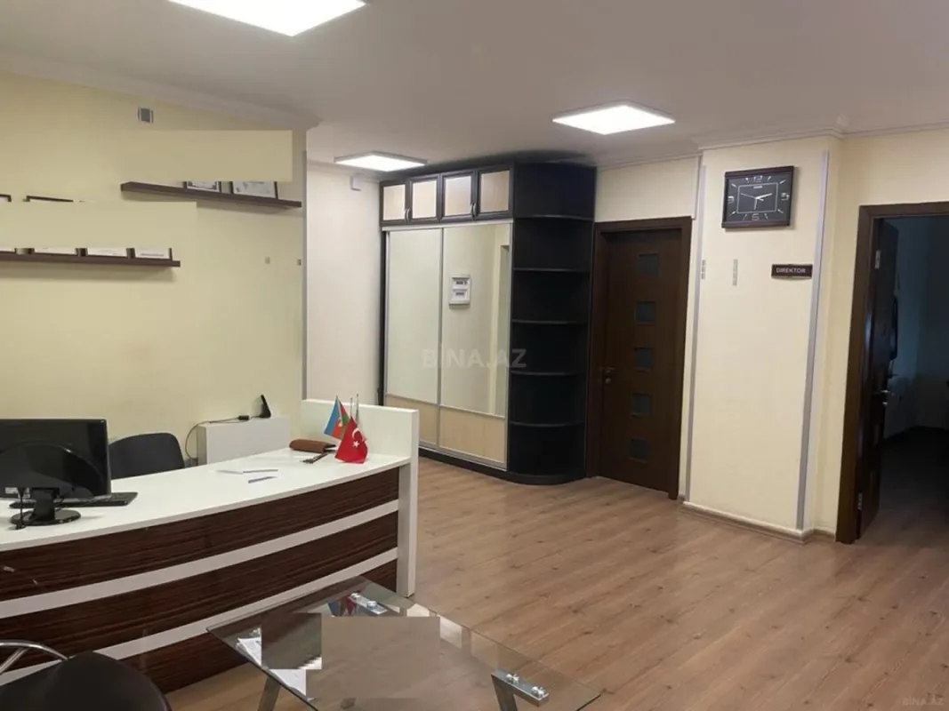 Satılır 4 otaqlı ofis 170 m²