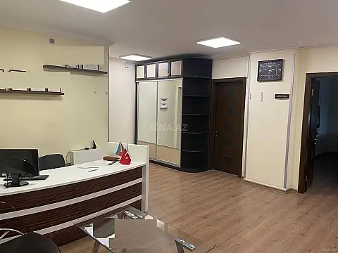 Satılır 4 otaqlı ofis 170 m²