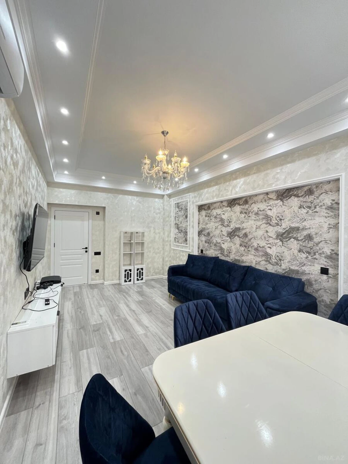 Satılır 3 otaqlı mənzil 104 m²