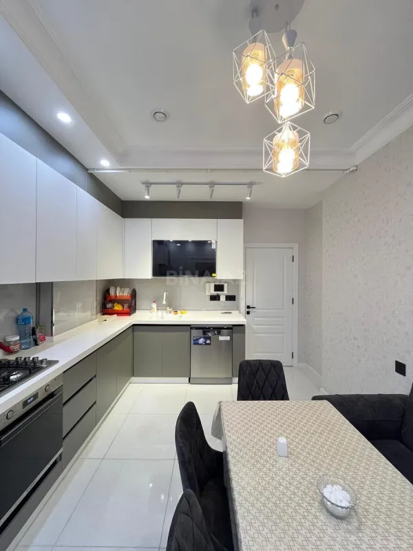 Satılır 3 otaqlı mənzil 104 m²