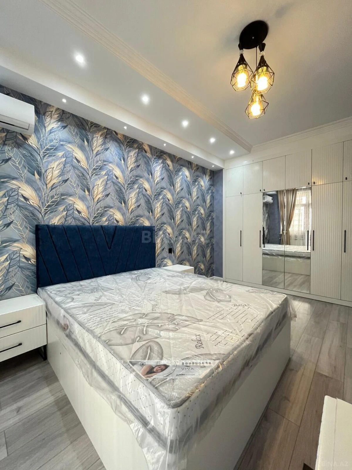 Satılır 3 otaqlı mənzil 104 m²