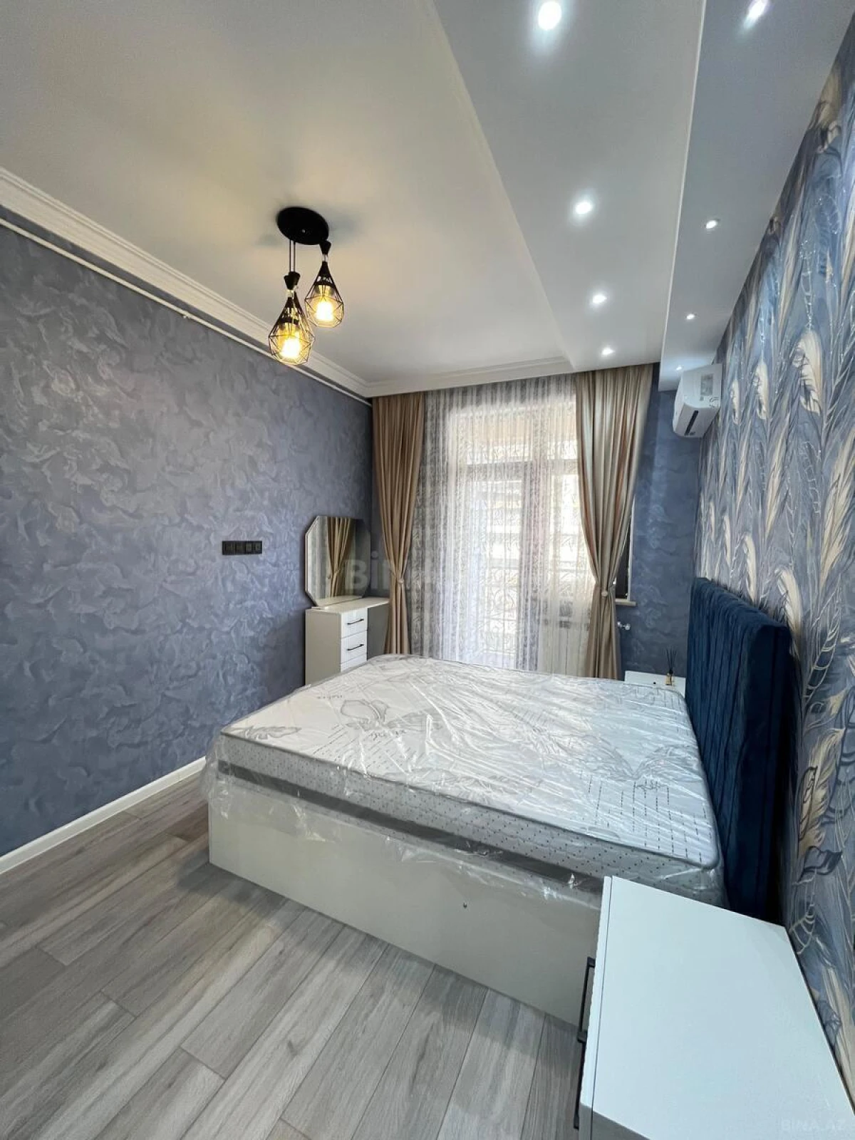 Satılır 3 otaqlı mənzil 104 m²
